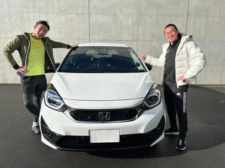 昨日より北京オリンピック銀メダリストの塚原直貴さんの車のコーティングを預かっておりまして。