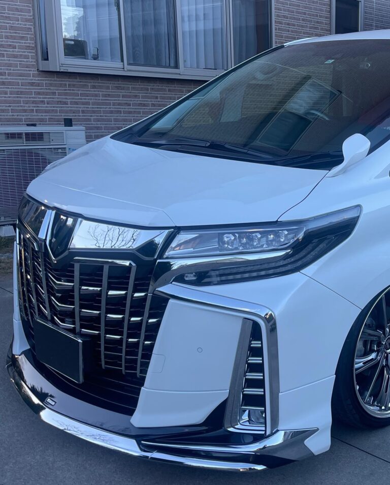 アルファードさん本日納車。