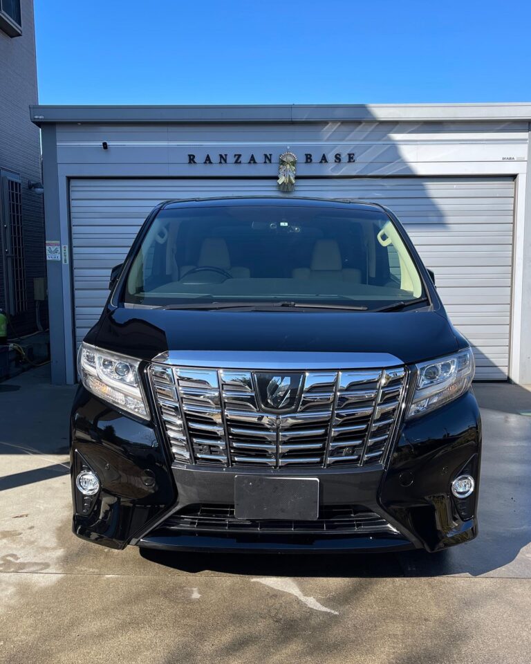 今月3発目はトヨタ アルファードです。