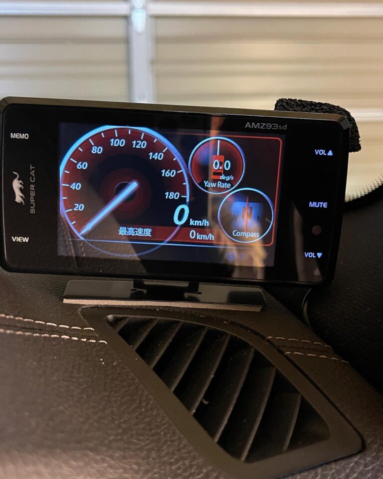 当店はドラレコやレーダー探知機取り付けもやっております。