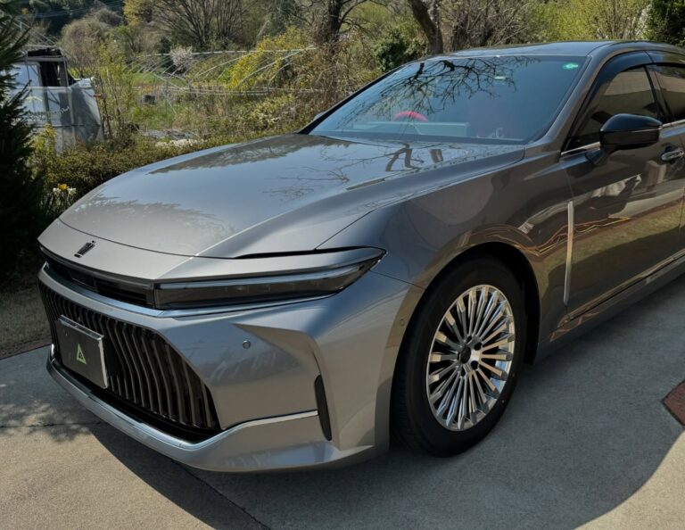 トヨタ・クラウン