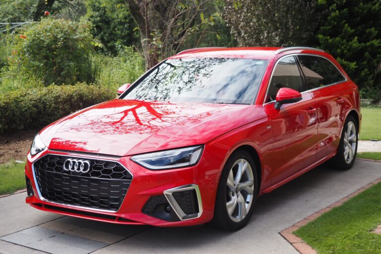 AUDI A4 アバント