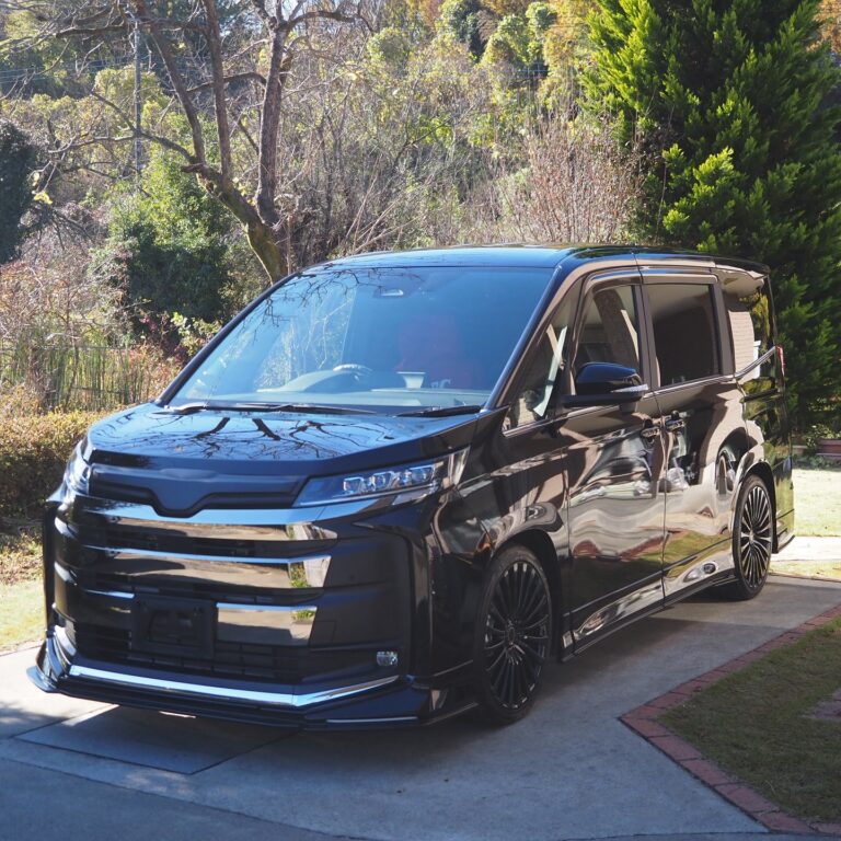 トヨタ　ノア　iglcoatings KENZO グラフェン