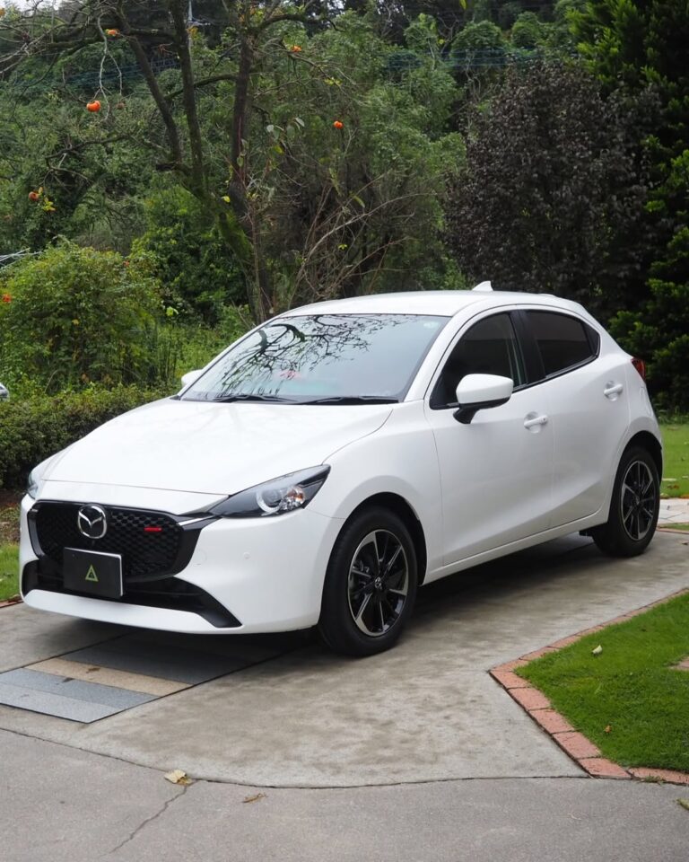 マツダ MAZDA2様